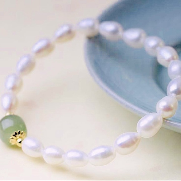 Genuine Beaded Baroque Pearls & Genuine Jade Bracelet NIB - Picture 2 of 7